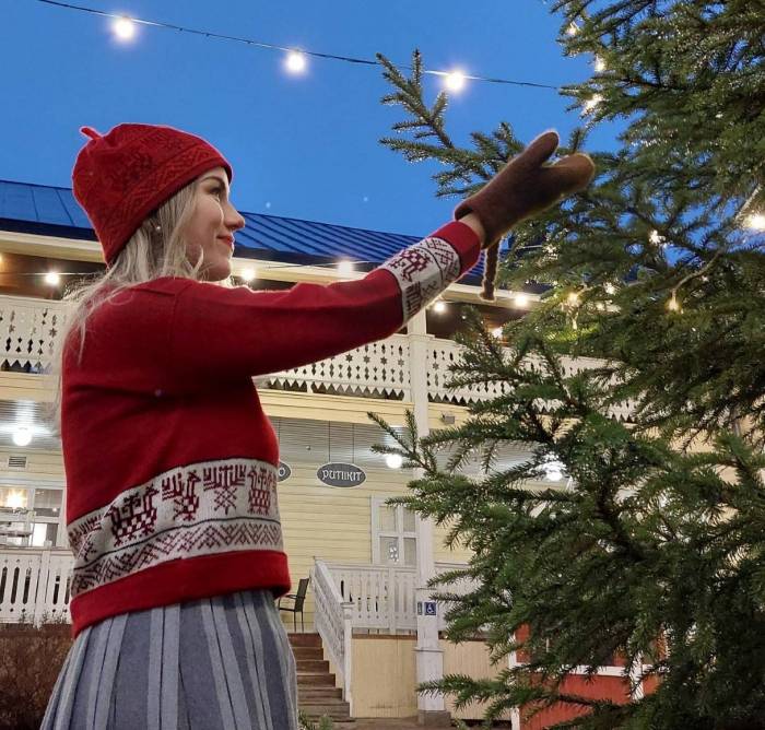 Jouluinen tunnelmakuva Taitokorttelin pihalla