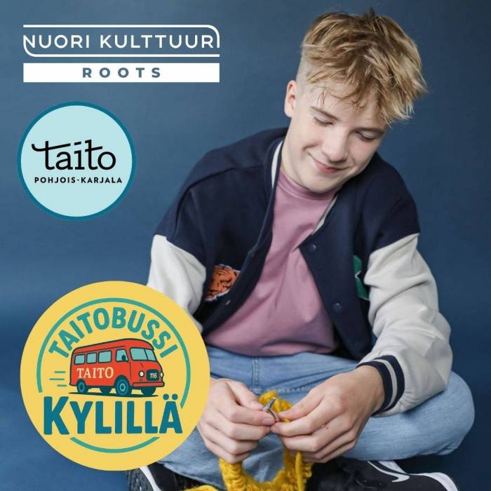 Nuori mies istuu hymyillen virkkaamassa. Taitobussi kylillä hankelogo, Nuori kulttuuri Roots -logo ja Taito Pohjois-Karjalan logo